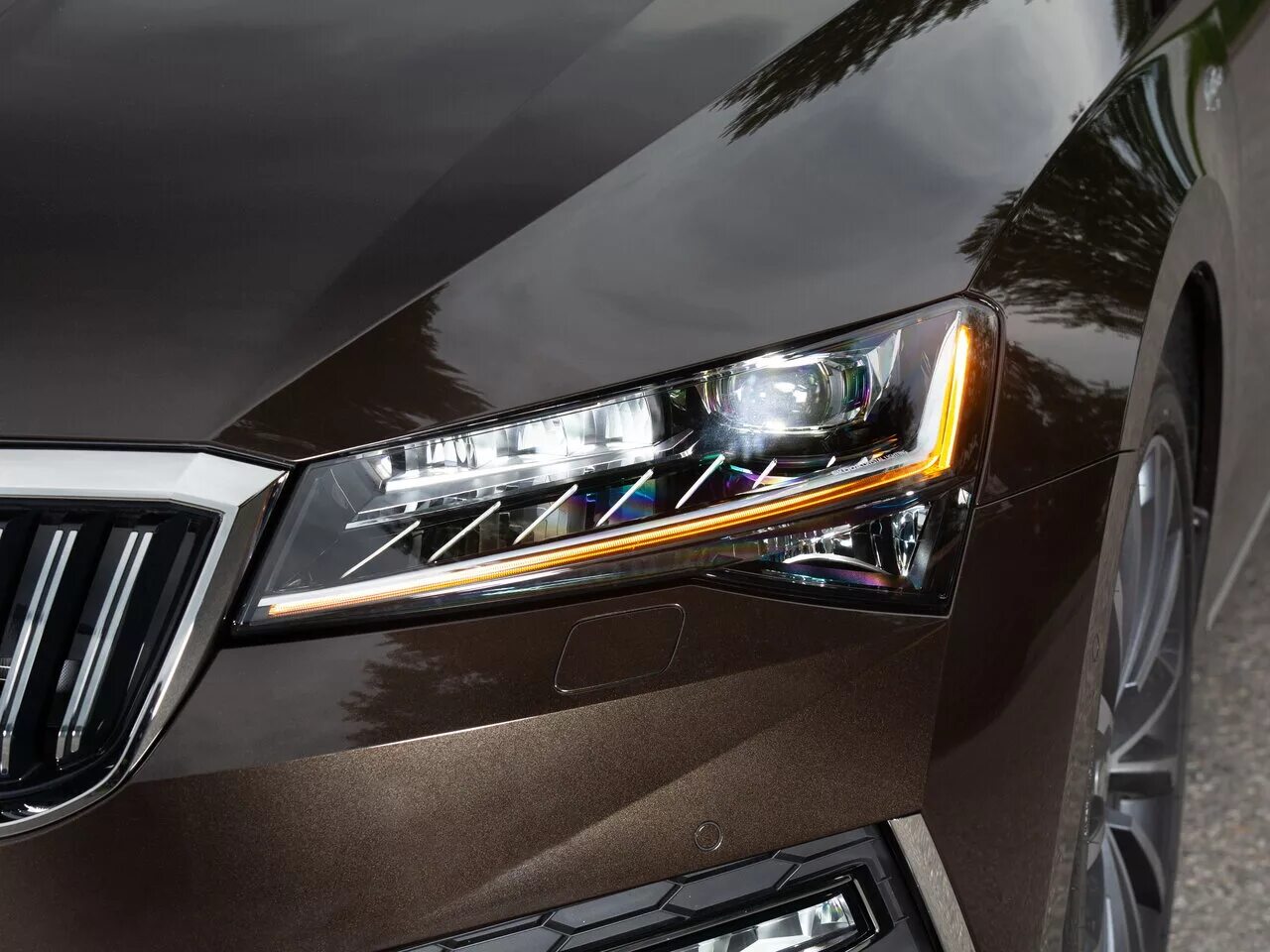 Шкода лед. Оптика шкода рапид. Шкода лед. Шкода суперб седан. Лампы шкода рапид 2020.