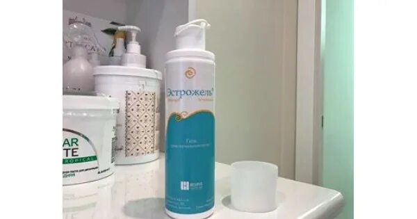 Эстрожель как наносить. Эстрожель в турции. Эстрожель гель аналоги. Эстрожель гель с помпой дозатором. 80г).