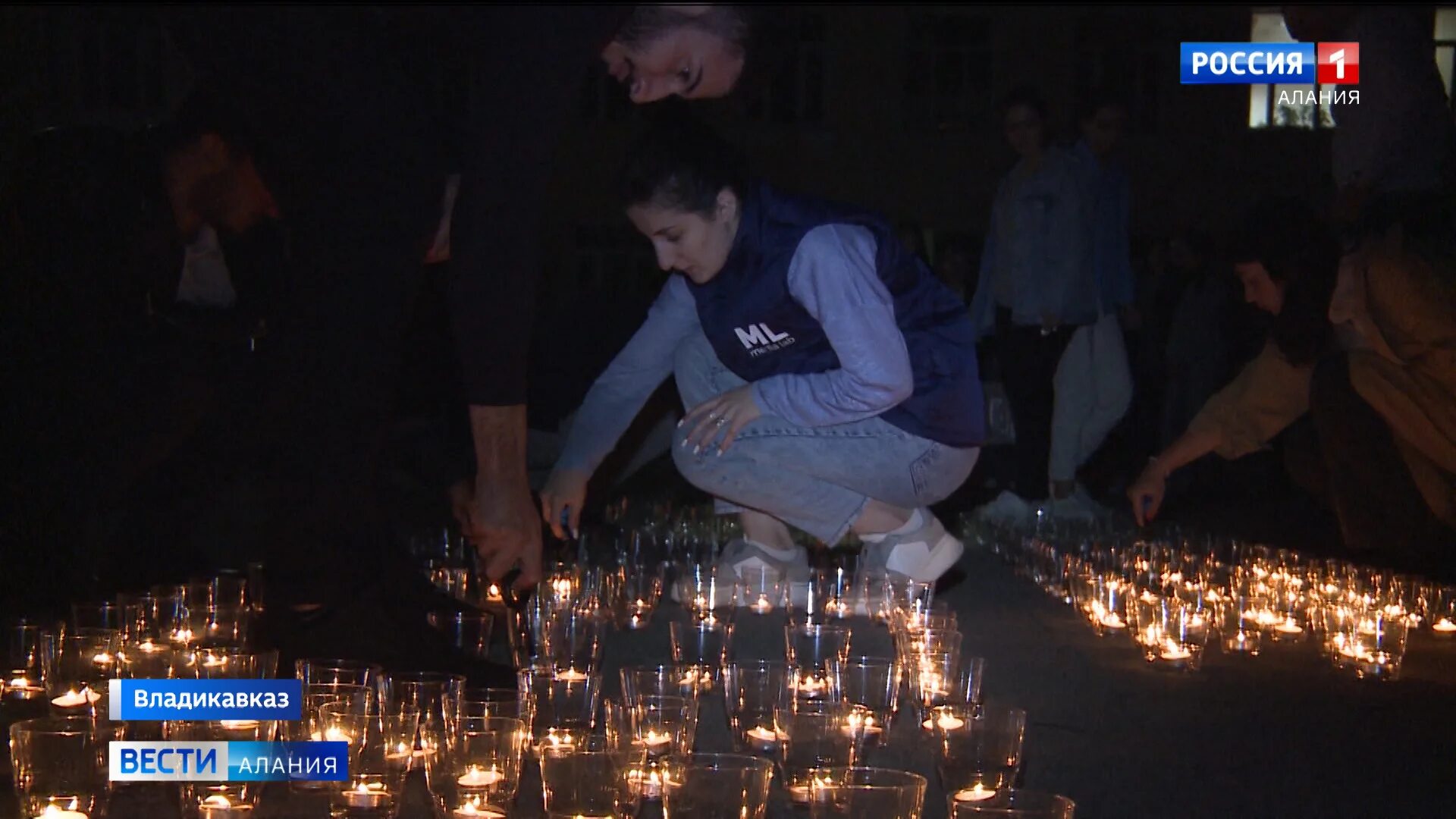 В память написали песню теракт. Свеча памяти студенты. Акция свеча памяти. Ижевск свеча памяти. Свечи памяти погибшим в терактах.