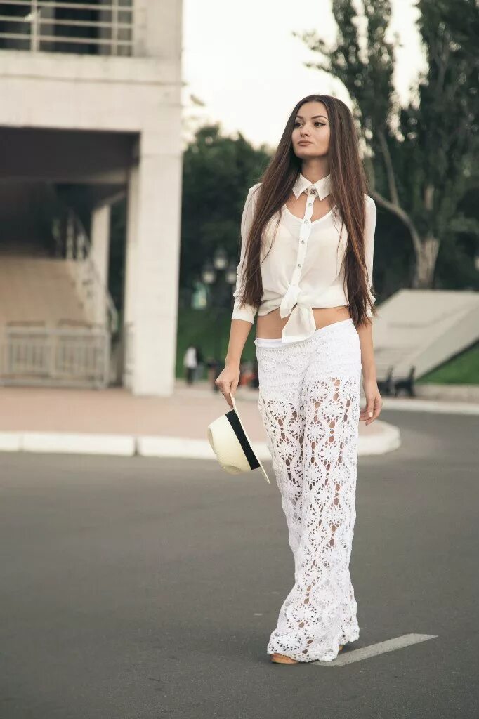 С чем носить ажурные брюки. Вязаные брюки. кружевной костюм. кружевные костюмы женские.