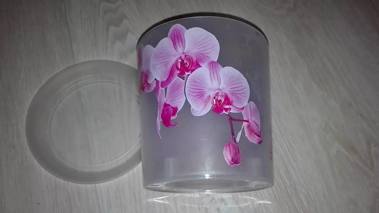Горшок для орхидеи должен быть. Горшок для орхидеи с дырками. Орхидея в горшке. Горшки для орхидей с отверстиями. Кашпо для орхидей прозрачное.