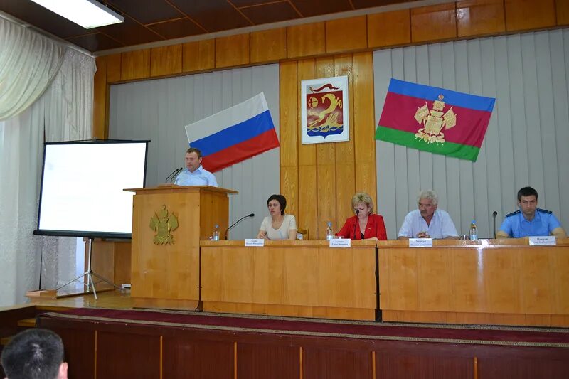 Каневского районного суда краснодарского края. Администрация Каневского района. Администрация муниципального образования Каневской район. Администрация Каневского сельского поселения Каневского района. Мужневская Каневская администрация.