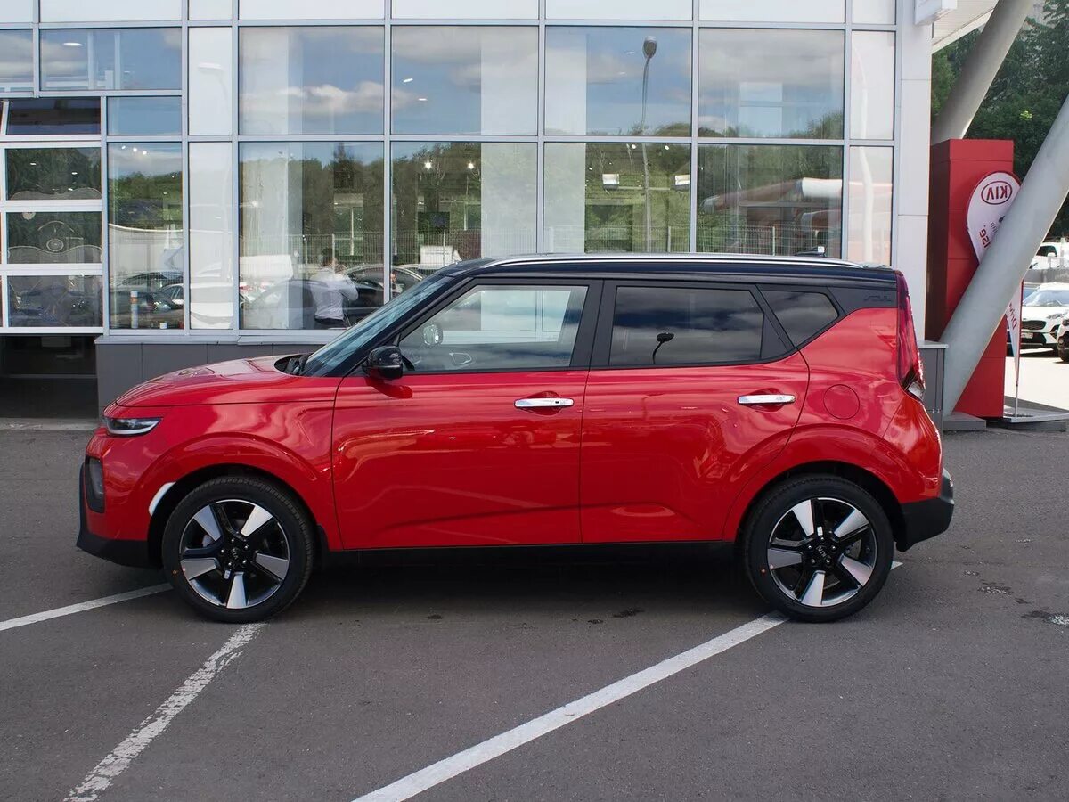 Киа красная купить. Киа соул 2021 красный. Kia Soul 3. Kia Soul 2.0. Киа соул красная с черной крышей 2022.