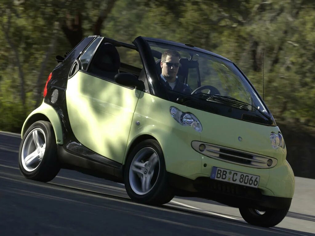 Купить смарт сити. Smart Fortwo Cabrio 2000. Smart Fortwo City-Coupe. Smart Fortwo 1 поколение. Смарт Мерседес 2001.