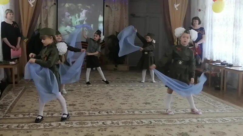 Танец звездочек. Танец синий платочек. Танец синий платочек средняя группа в детском. Танец синий платочек в детском саду видео. Застп=авка к танцу синий платочеккартинки.