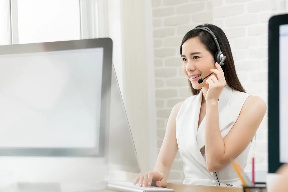 Миссия customer service. Красивые девушки на телефон. Колл центр мужчина. Cold calling hiring processes in start-up companies. Колл центр.