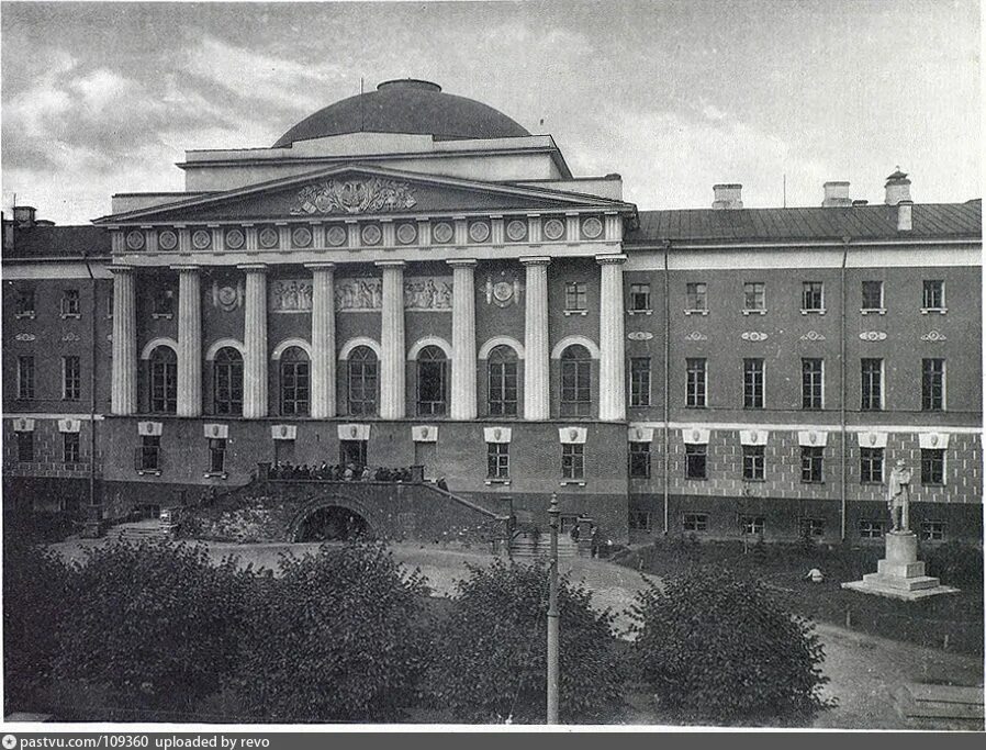 первый институт. московский университет имени ломоносова 1755. сеченова. сеченовский университет мгму. казаков московский университет 18 век.