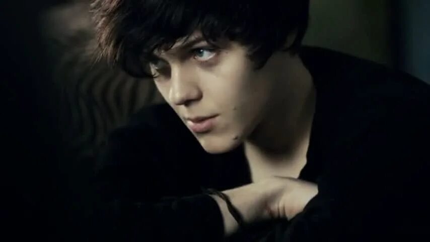 Английский язык 2 класс she's got blue eyes. Джошуа брэнд. Длинноволосые парни. His got dark hair. She's got blue eyes! задания.
