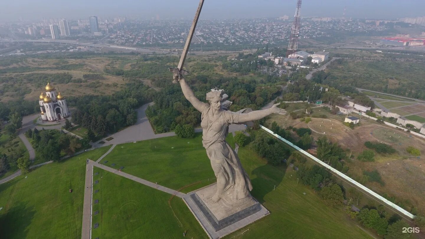 Сколько родина высоты. Волгоград Родина мать Мамаев Курган. Родина мать зовёт Мамаев Курган Волгоград. Скульптура Родина-мать Мамаев Курган Волгоград. Памятник Родина мать в Волгограде.