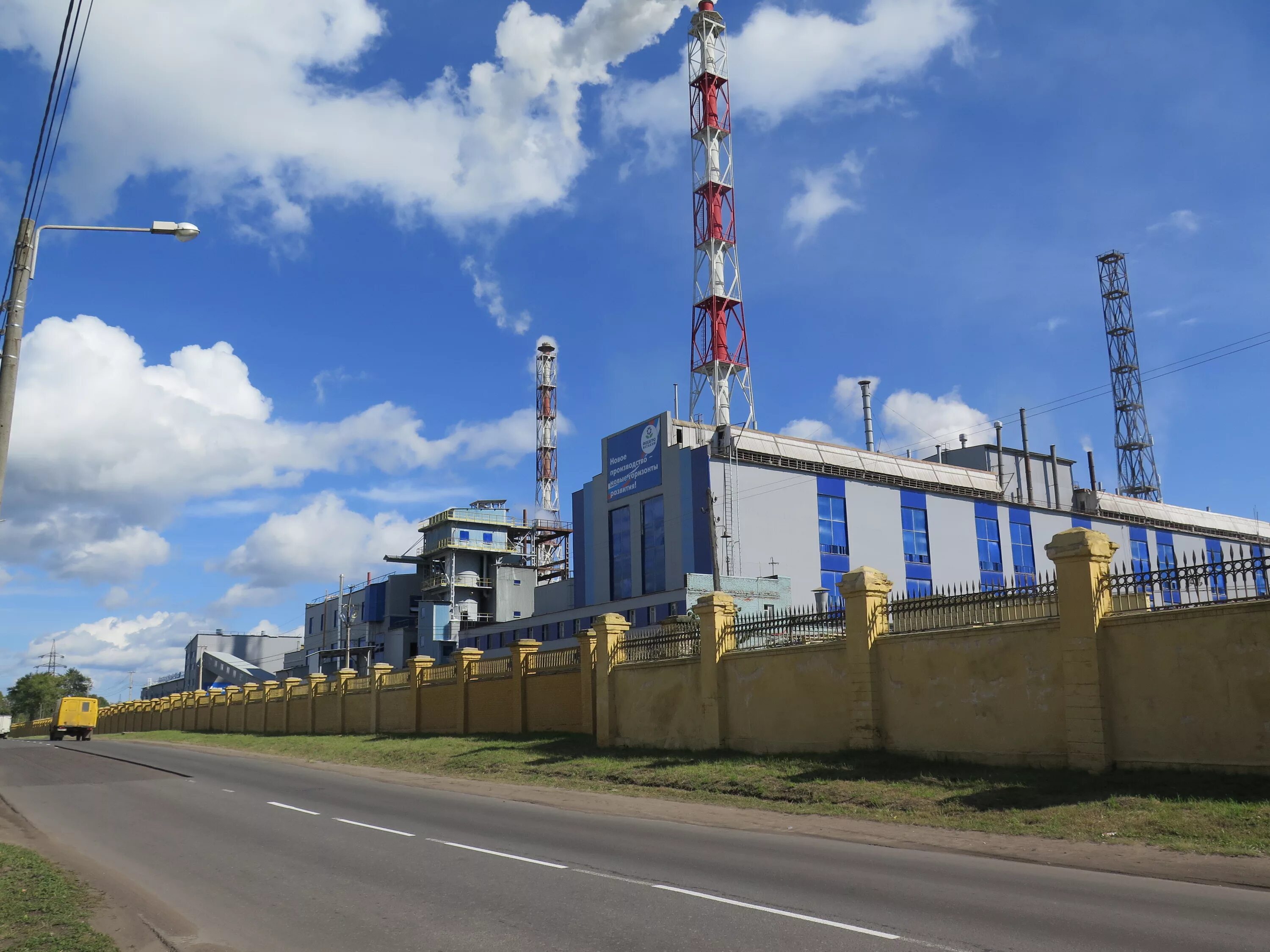Завод спб и ло. Балтийский завод санкт-петербург. Кириши нефтеперерабатывающий завод. Завод спб и ло. Завод кинеф кириши.