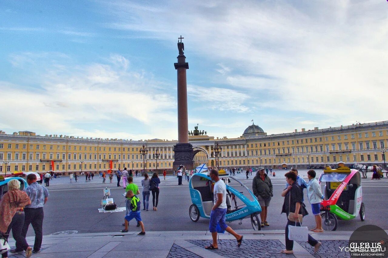 Покажи дворцовую площадь. Дворцовая площадь в санкт-петербурге. дворцовая площадь люди. люди на дворцовой площади.