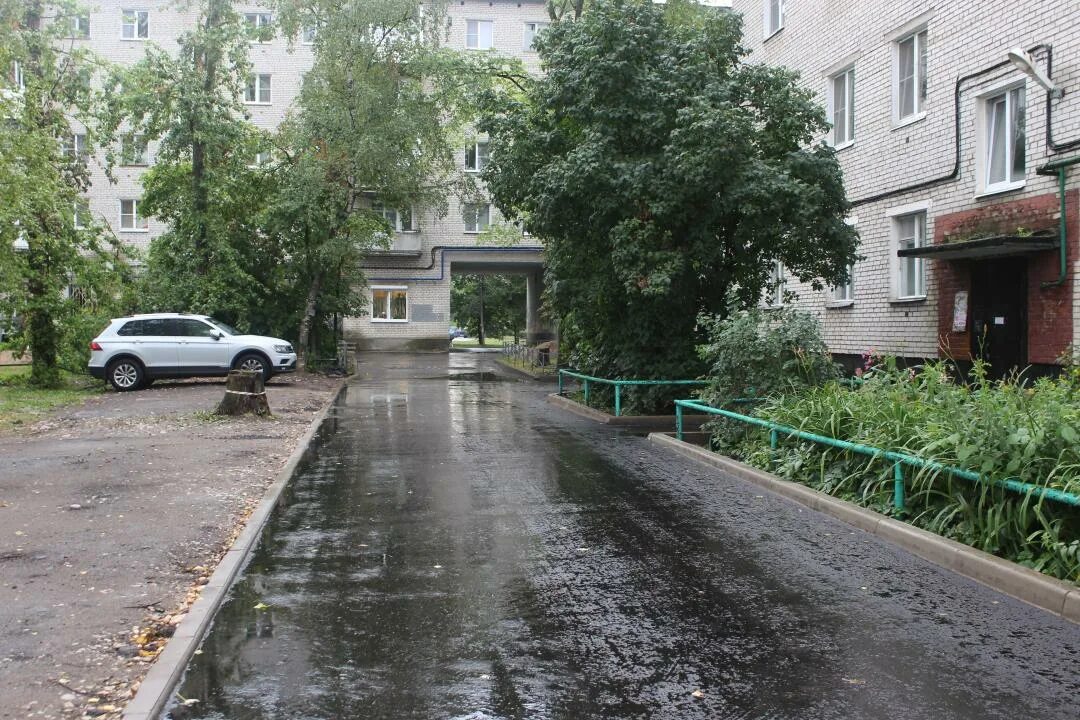 Городская среда великий новгород. Ганзейский двор Великий Новгород. Великий Новгород улица Зелинского. Зелинского 19 Великий Новгород. Великий Новгород улица Зелинского 24.