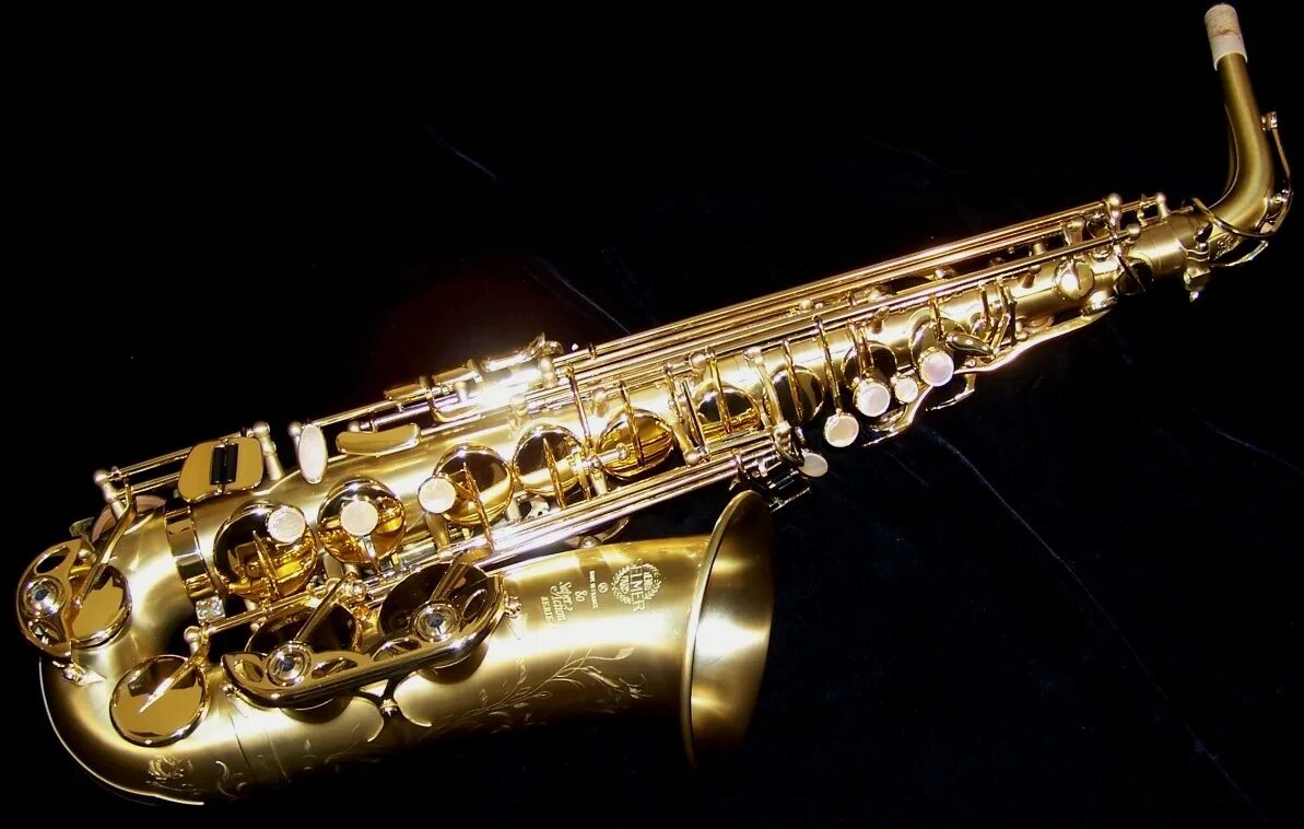 Саксофон тенор henri selmer ts-710 bb. Саксофон музыкальный инструмент. Саксофон с клавишами. Саксофон wisemann dts-350. Саксофон альт roy benson as-202r eb.