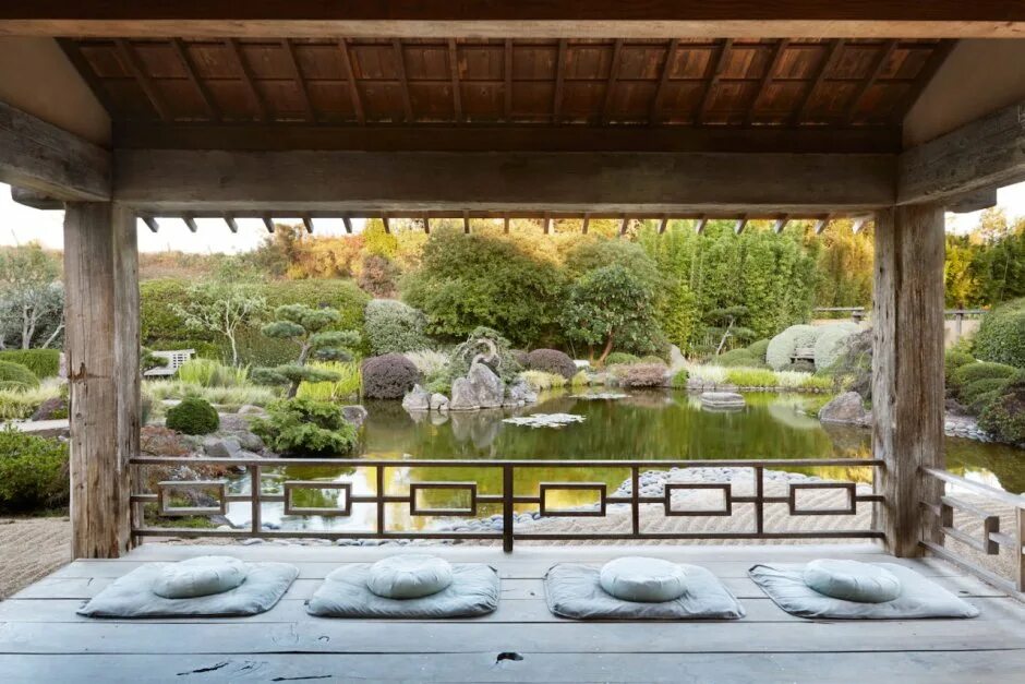 Место для медитации в саду. Сад для медитации. Зона отдыха в японском стиле. Японский садик для медитации. Место для медитации