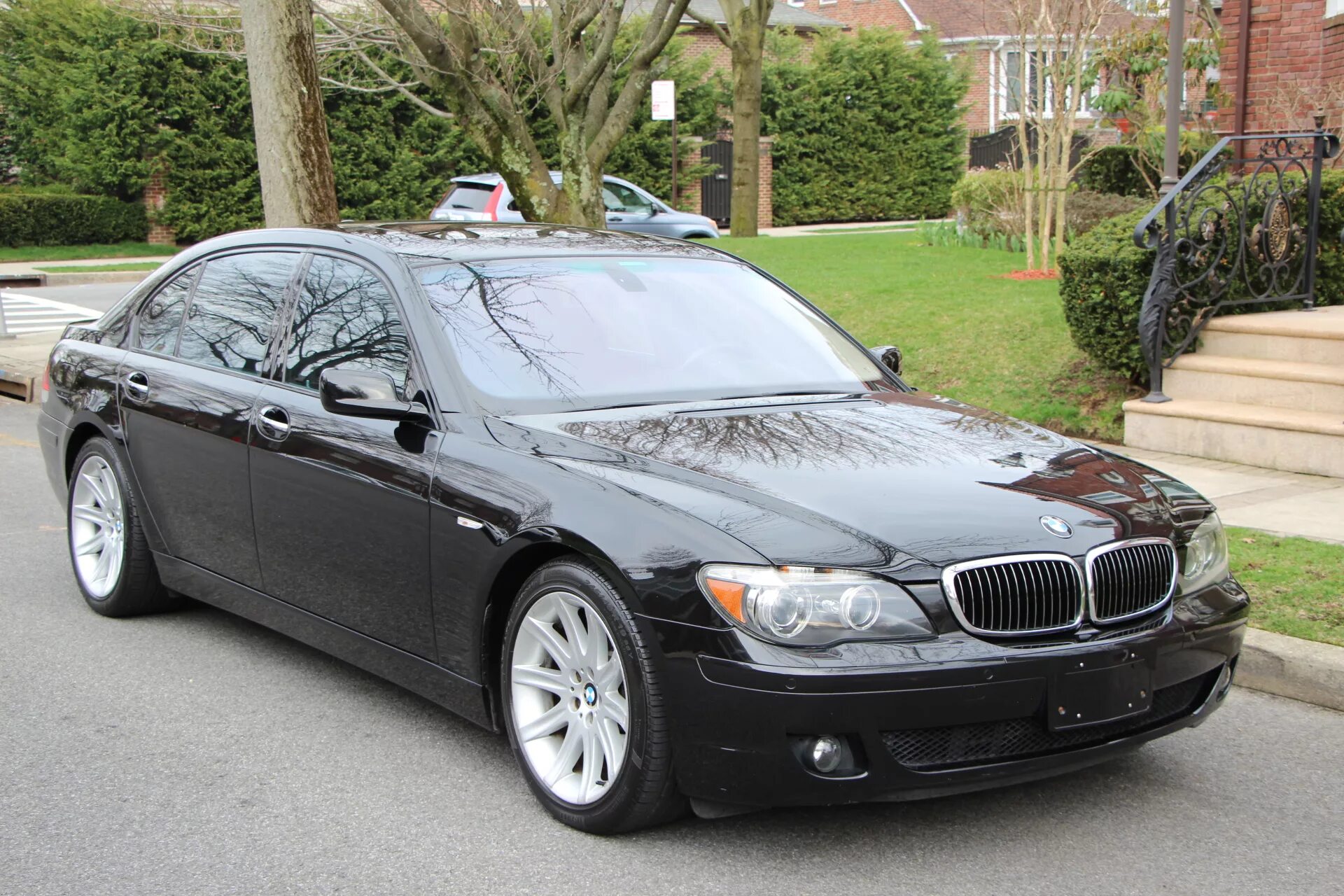 Файл:BMW 745i 2 -- 04-22-2010.jpg - Википедия