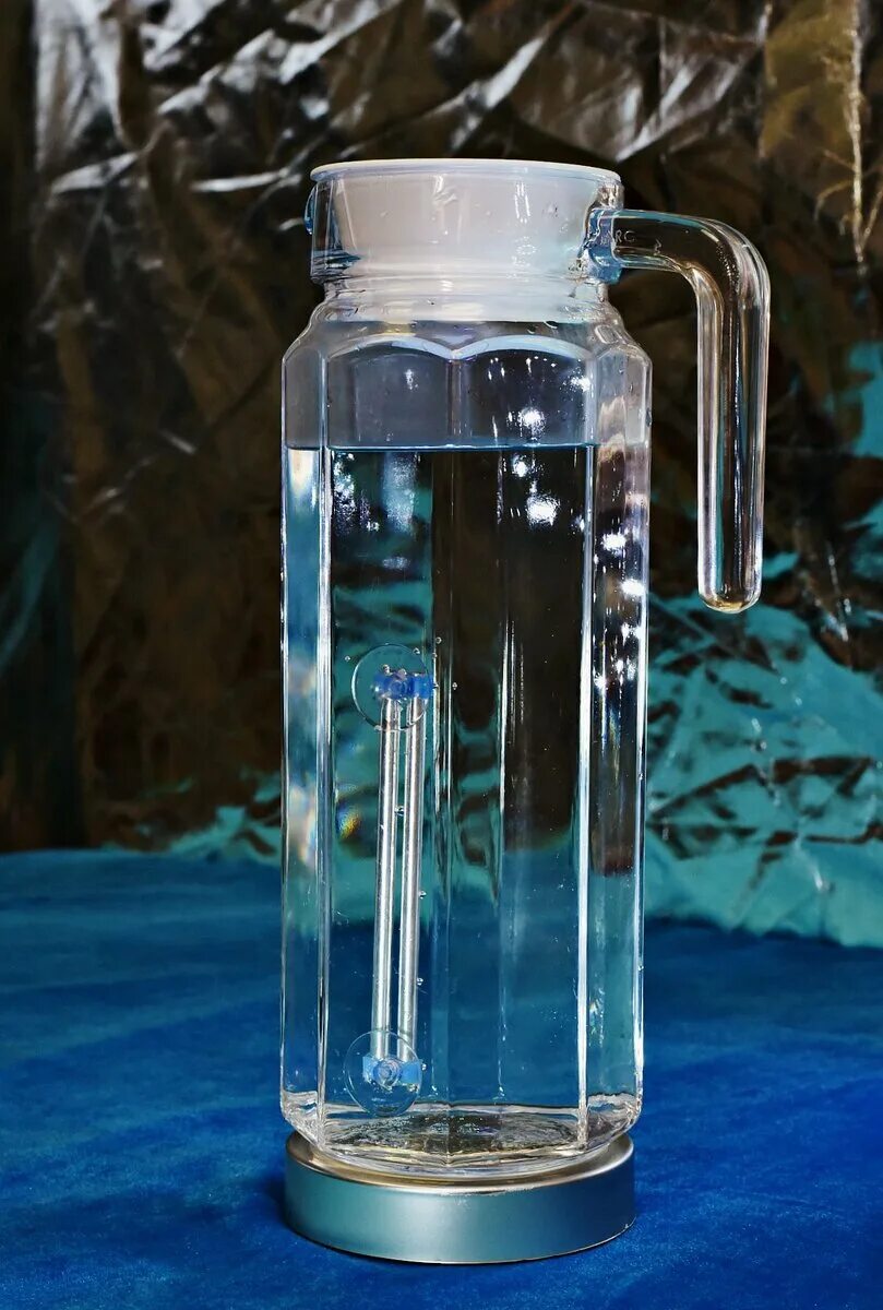 Насытить воду серебром. Ионизатор серебра для воды. Вода ионизированная серебром. Серебряный обеззараживатель воды. Серебряный очиститель воды.