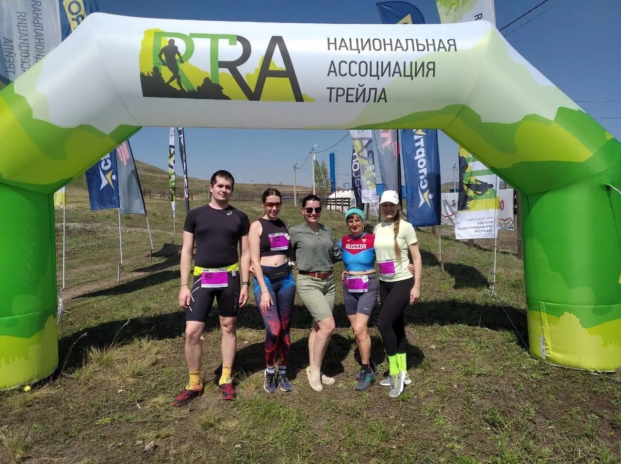 Ультрамарафон дистанция. Забег по городу. Беговой марафон.