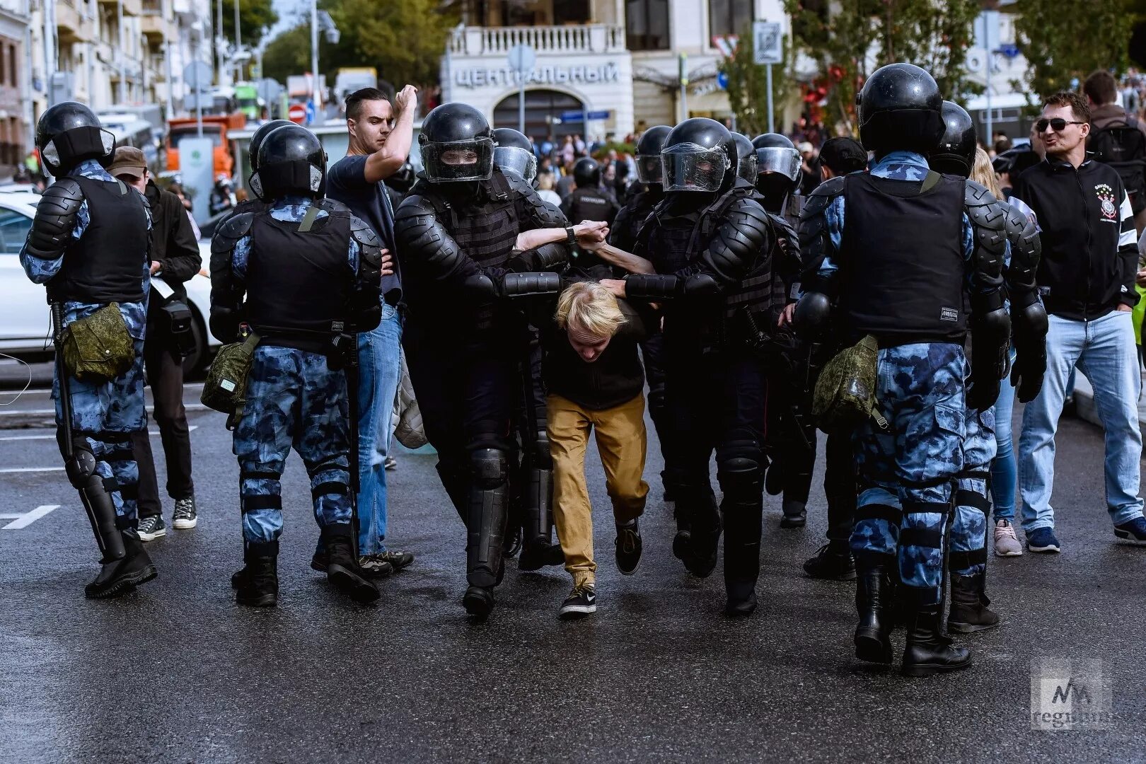 Задержания в москве сегодня последние новости