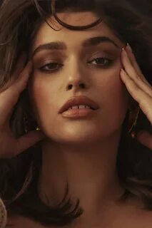 Slideshow naty angelis age.