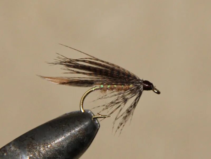 сбирулино с мушками. мушки муха мормыш. мушка нахлыстовая палмер. ацетатные мушки на хариуса. окуневые мушки.