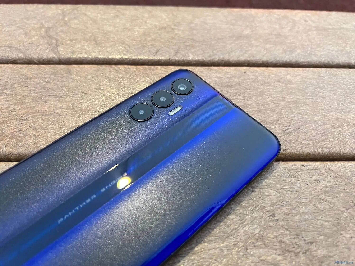 Techno pova 5 4pda. Смартфон techno pova 3. techno pova 3 синий. смартфоны с не выпирающей камерой. techno камеры.