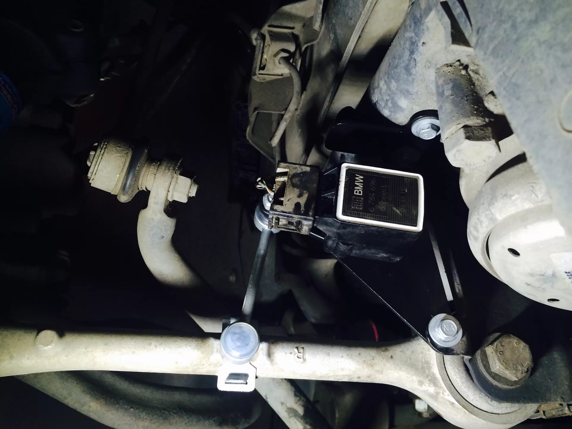 АBS, замена переднего правого датчика - Hyundai Elantra (4G), 1,6 л, 2008 года с