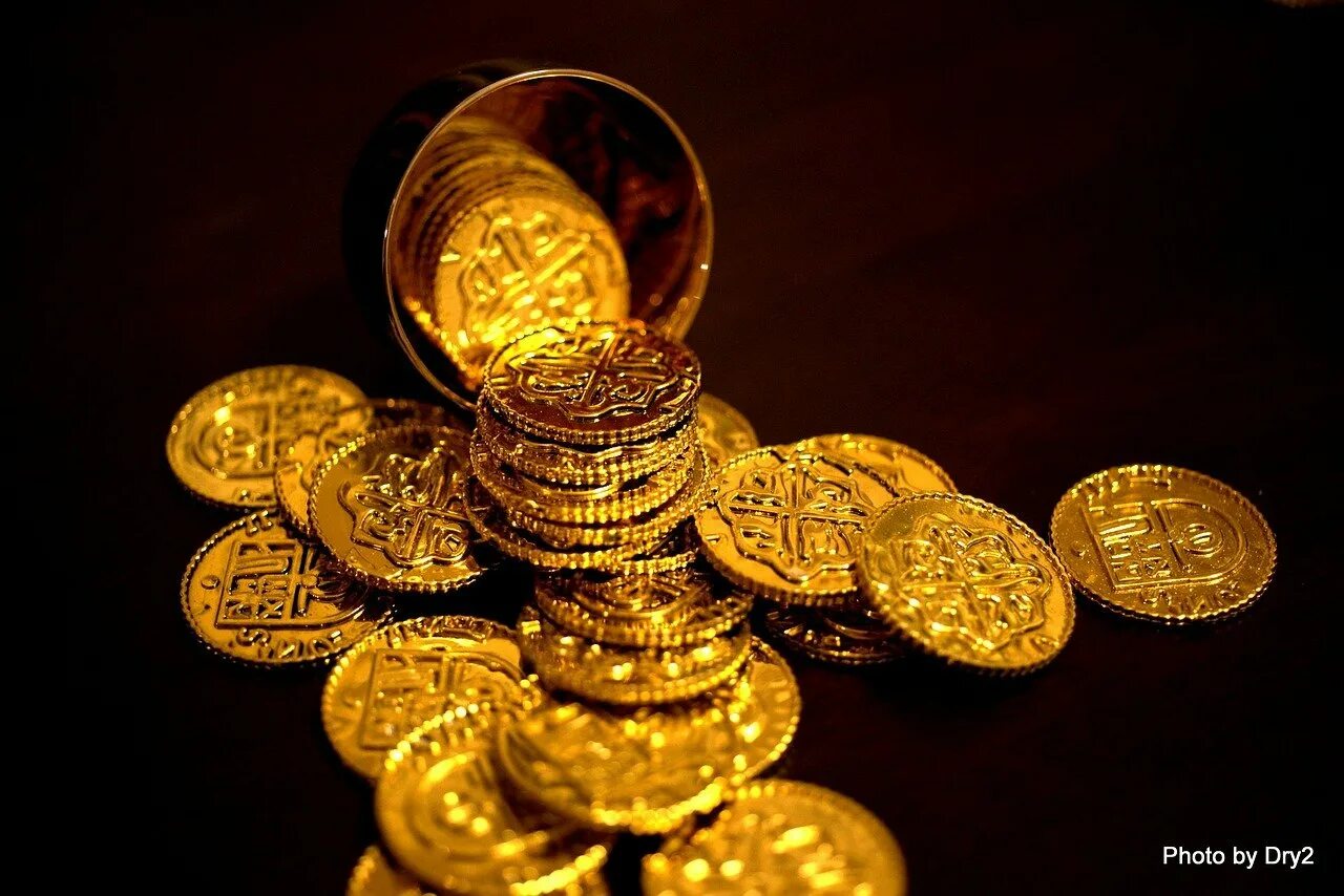 Заставка на телефон для богатства и удачи. Монета Золотая. Золото богатство. Деньги золото богатство. Заставка богатство.