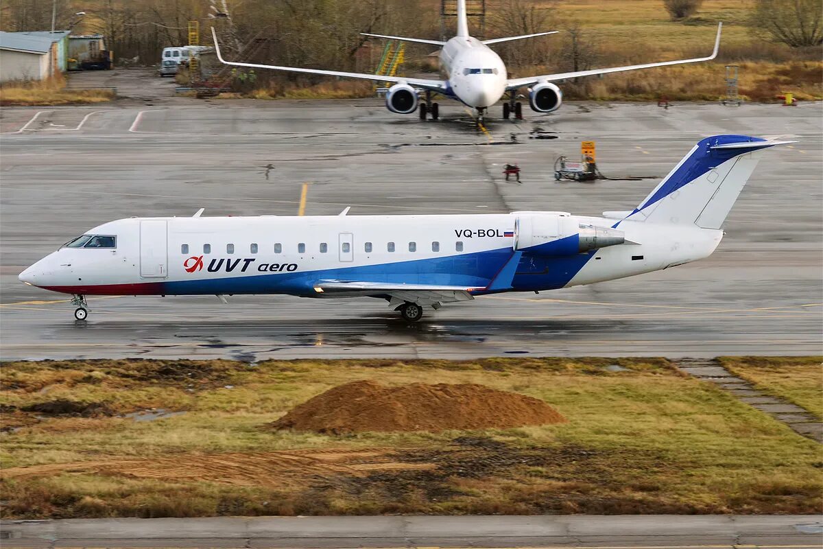 CRJ-200