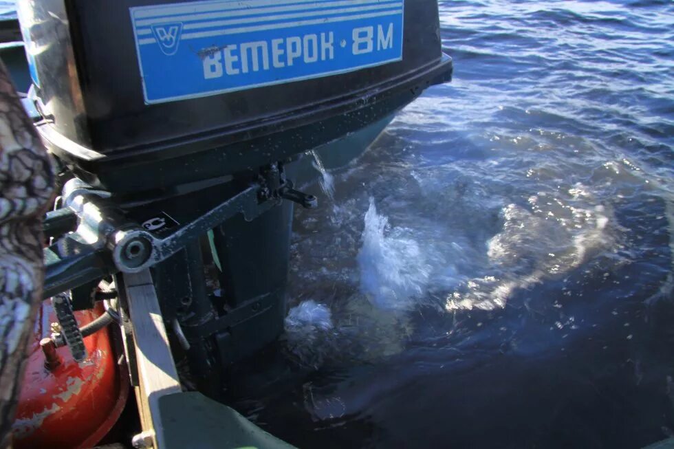 Ветерок 8 на лодке ПВХ. Лодочный мотор ветерок 12. Ветерок 8 Лодочный мотор. Ветерок 12 на ПВХ лодке.