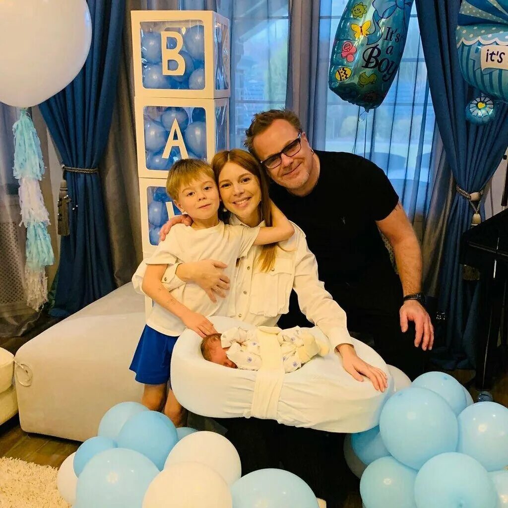 Пресняков и подольская дети. Владимир пресняков и наталья подольская. Подольская сколько в браке. Владимир пресняков и наталья подольская. Владимир пресняков младший и наталья подольская.