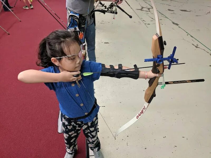 Play bow. Школа стрельбы из лука. x10 archery. bow and arrow в гимнастике. archery build.