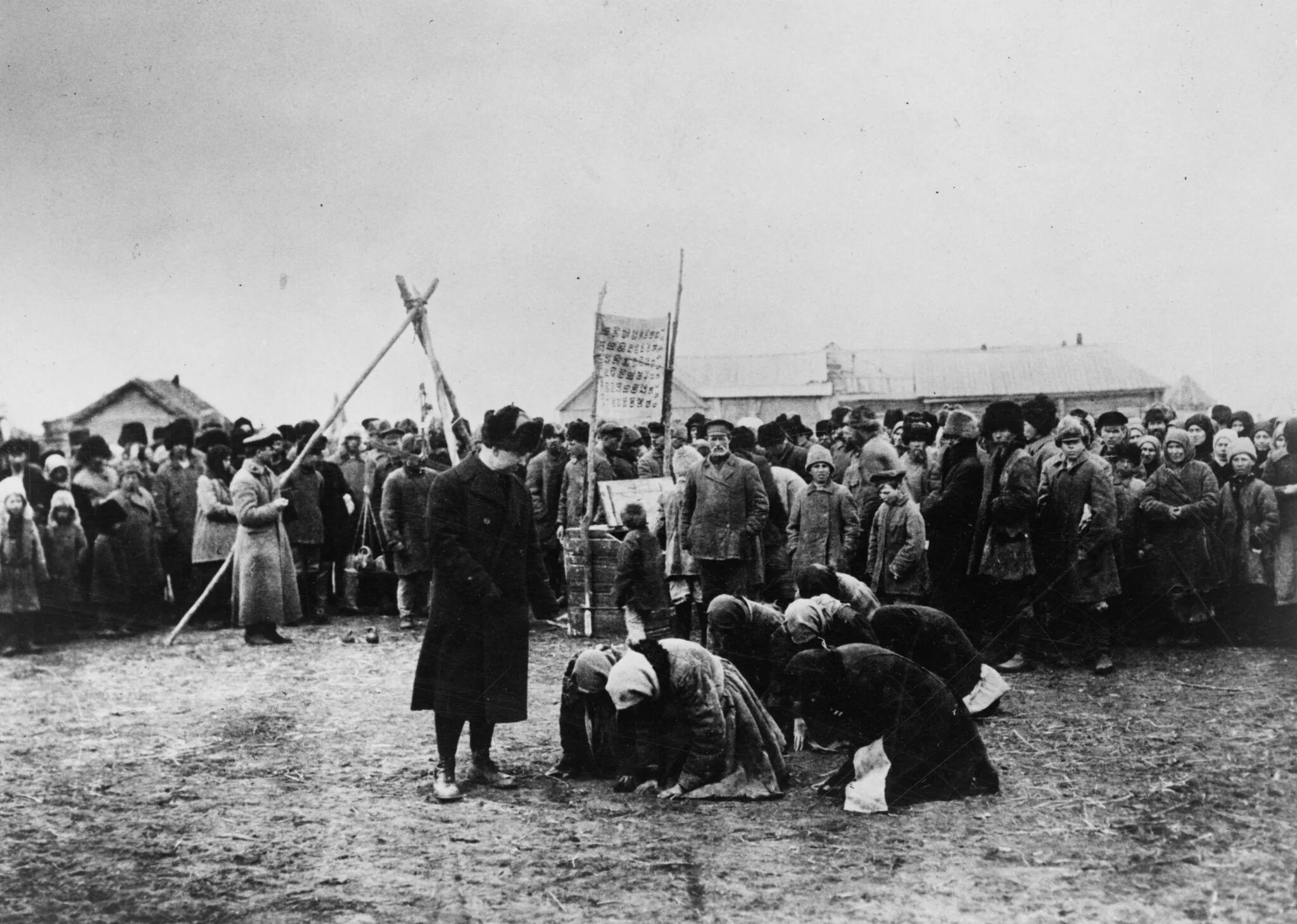 Крымский голод. Жители деревни Васильевка 1922 год. 1921—1922 Гг. – голод в Советской России.