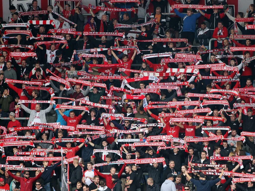 ФК рот Вайсс Эрфурт. Rot Weiss Erfurt. Рот Вайсс Эрфурт стадион. Rot Weiss rot.