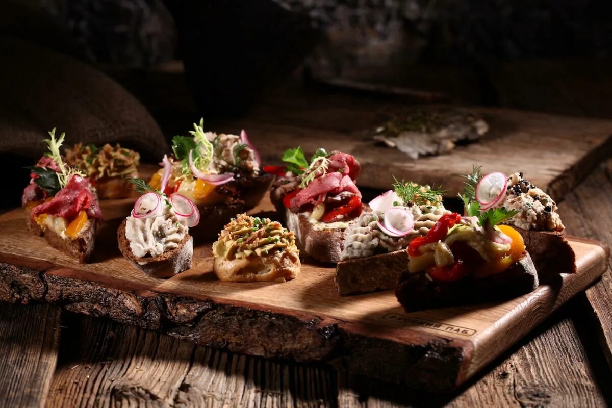 Ипонкин барнаул огни. 1. Москва тверской бульвар 10с1 русский паб. Русский паб на тверском. Ресторан русский паб.