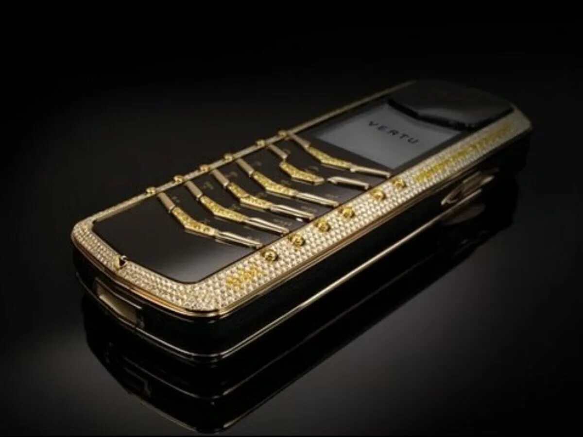 Дорогой телефон в россии. Vertu Signature Diamond. Верту за 1000000. Vertu Signature Diamond p1966s2. Vertu v10.