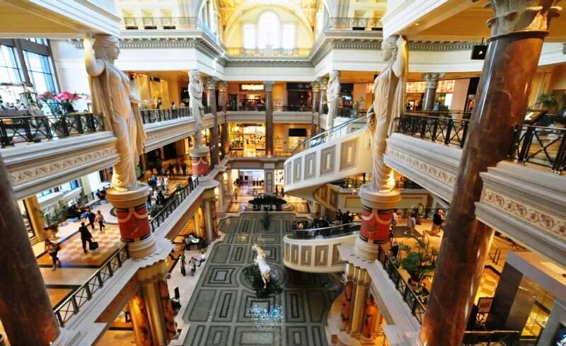 Las forum. Forum shops в Лас-Вегасе. Лас Вегас магазины. Вегас дворец Цезаря фото. Las Vegas ТРЦ.