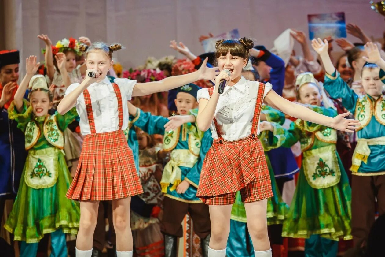 фон для детской школы искусств. детский музыкальный фестиваль. фон для детской школы искусств. детский фестиваль. детский творческий коллектив.