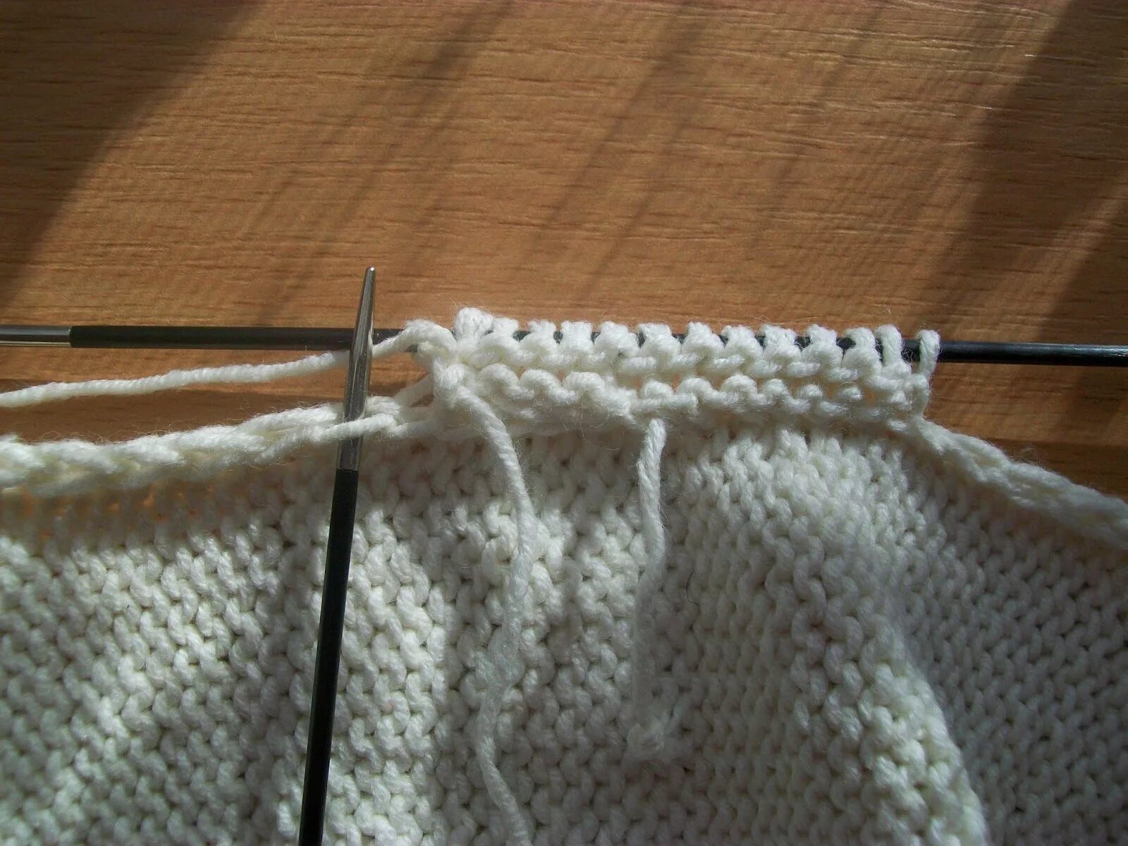 Имитация втачного. Имитация втачного рукава сверху вниз спицами. Имитация втачного. Имитация вшивного рукава. Имитация втачного рукава сверху вниз спицами.