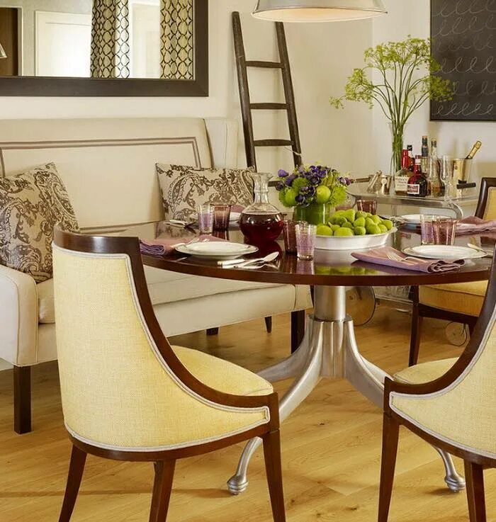 Овальный обеденный стол в интерьере. Стол обеденный. Стулья для обеденной зоны. Круглый стол в интерьере. Современный обеденный стол.