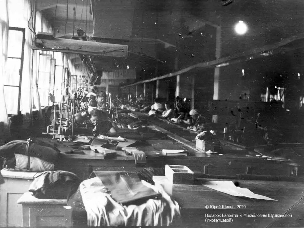 Завод цк. Завод цк. Завод жби екатеринбург 1970. Леонид ильич брежнев на заводе. Завод цк.