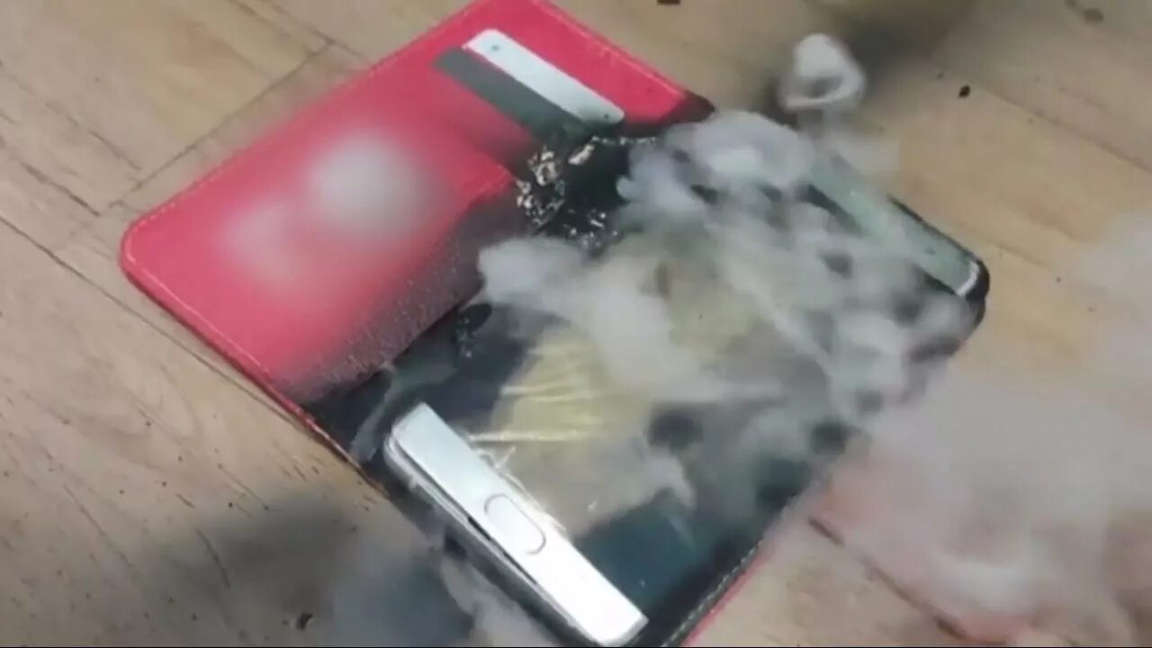 Samsung note взрывается. Samsung galaxy 7 взрываются. Samsung galaxy note 7. Самсунг галакси ноут 7 взрывается. Samsung note 8 взрывается.
