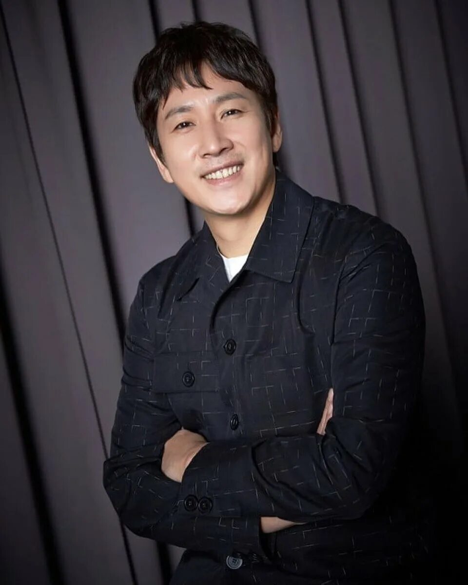 Lee sun-kyun. Лим гюн. Ли сон гюн актер. Сон гюн актер. Лим гюн.