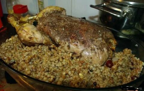 Утка с гречкой целиком
