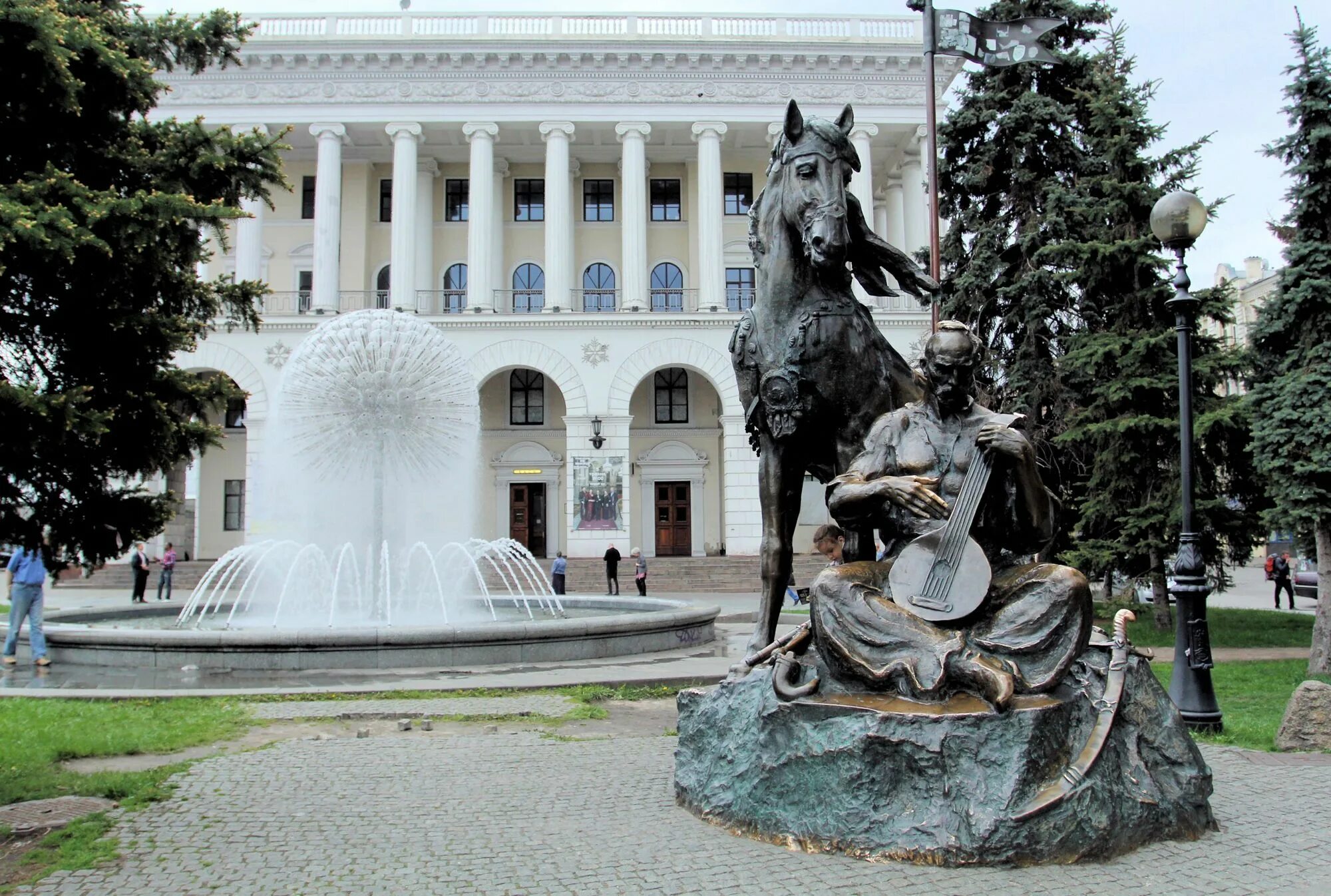 Казак мамай скульптура. Памятник казаку мамаю. Мемориальный комплекс мамаев курган. Казак кривой рог (памятник). Памятник мамай.