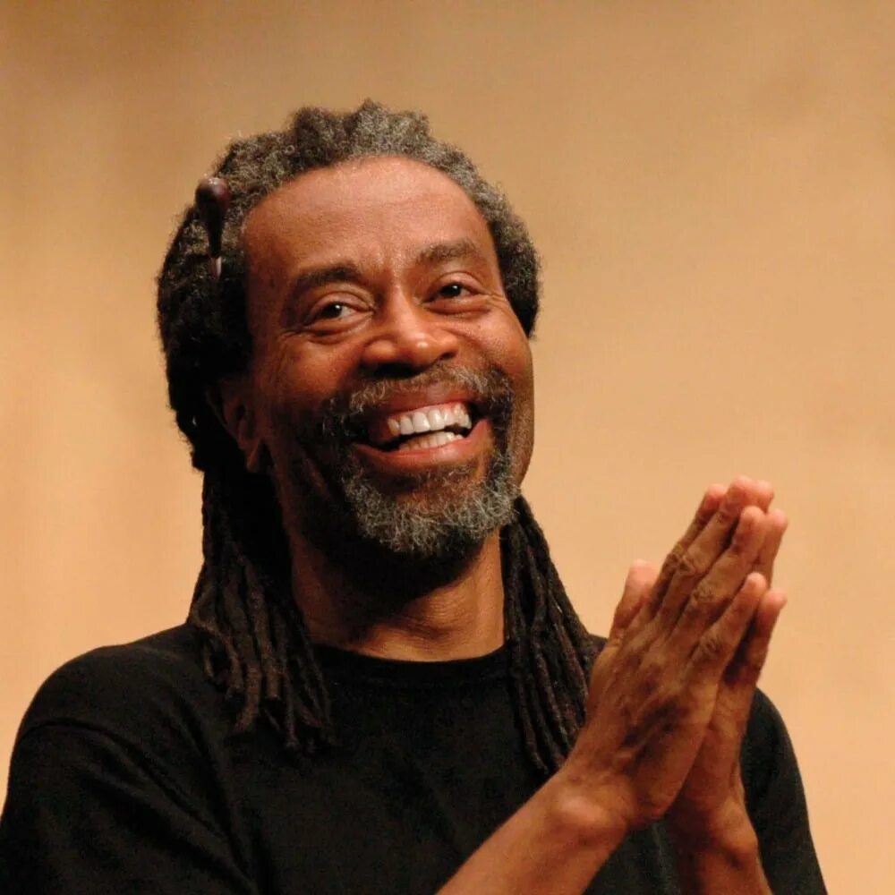 Бобби макферрин don t worry be. Бобби макферрин. bobby mcferrin 2025. бобби макферрин американский певец. bobby mcferrin в молодости.