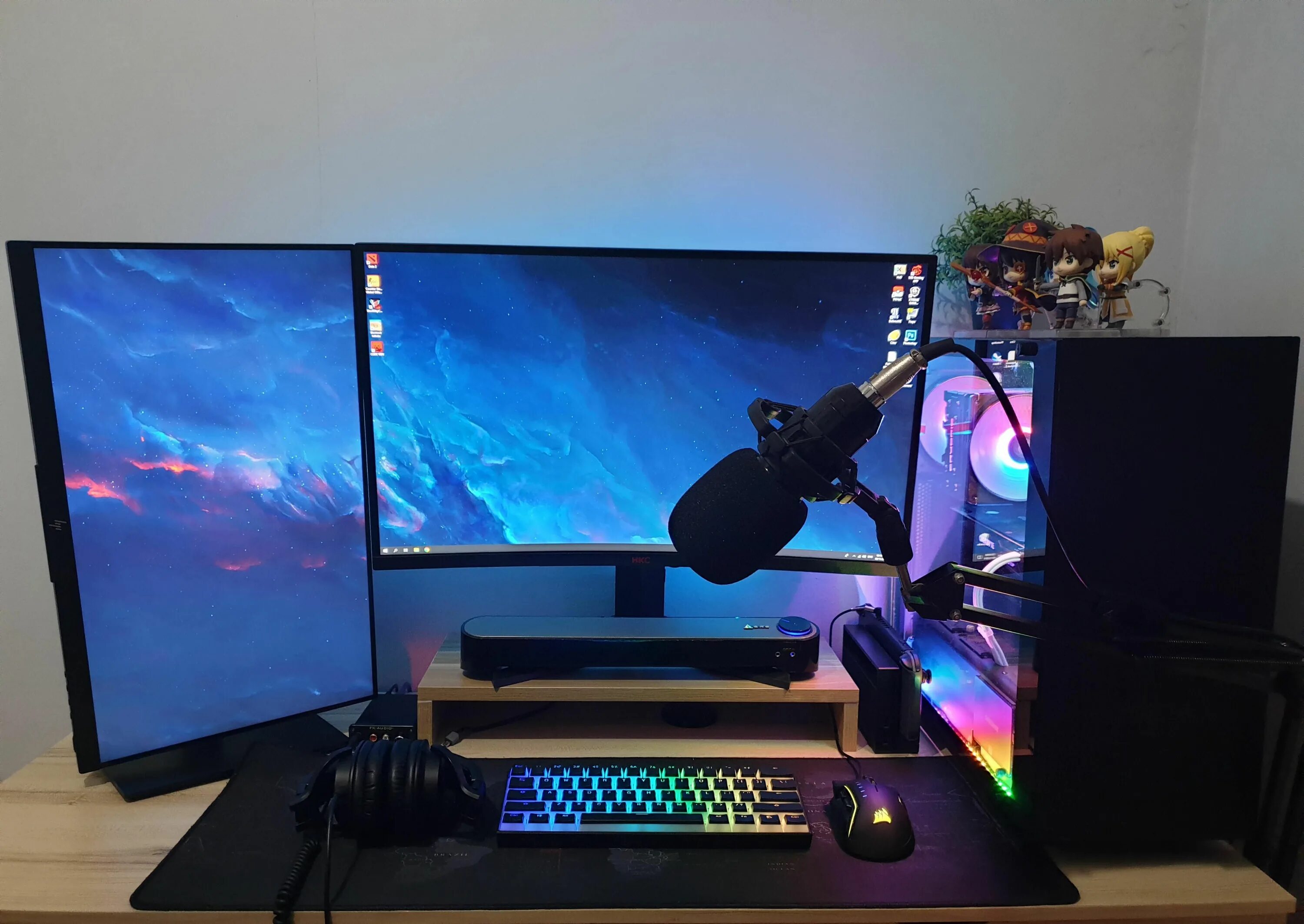 2 игровых монитора. PC Desk Setup Dual Monitor. F1 2022 сетап 2 монитора. Монитор для компьютера игровой. Игровой ПК С монитором.