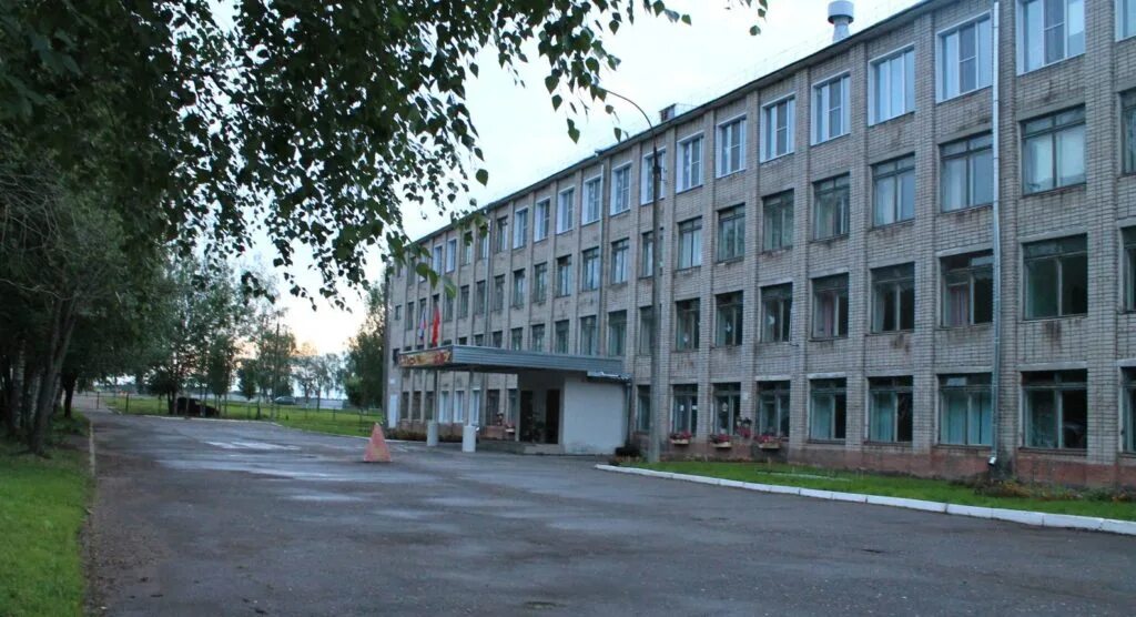 53 школа киров. 61 школа нововятск. Школа 66 киров. Школа 65 киров. Мбоу сош с уиоп 65 г кирова.