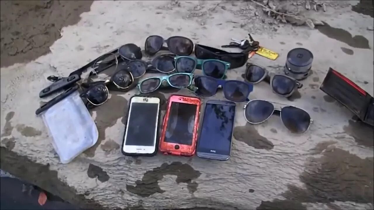 Потерянные вещи. Подводные находки. Найденные вещи ребят. Найденные вещи. Найденные вещи ребят.