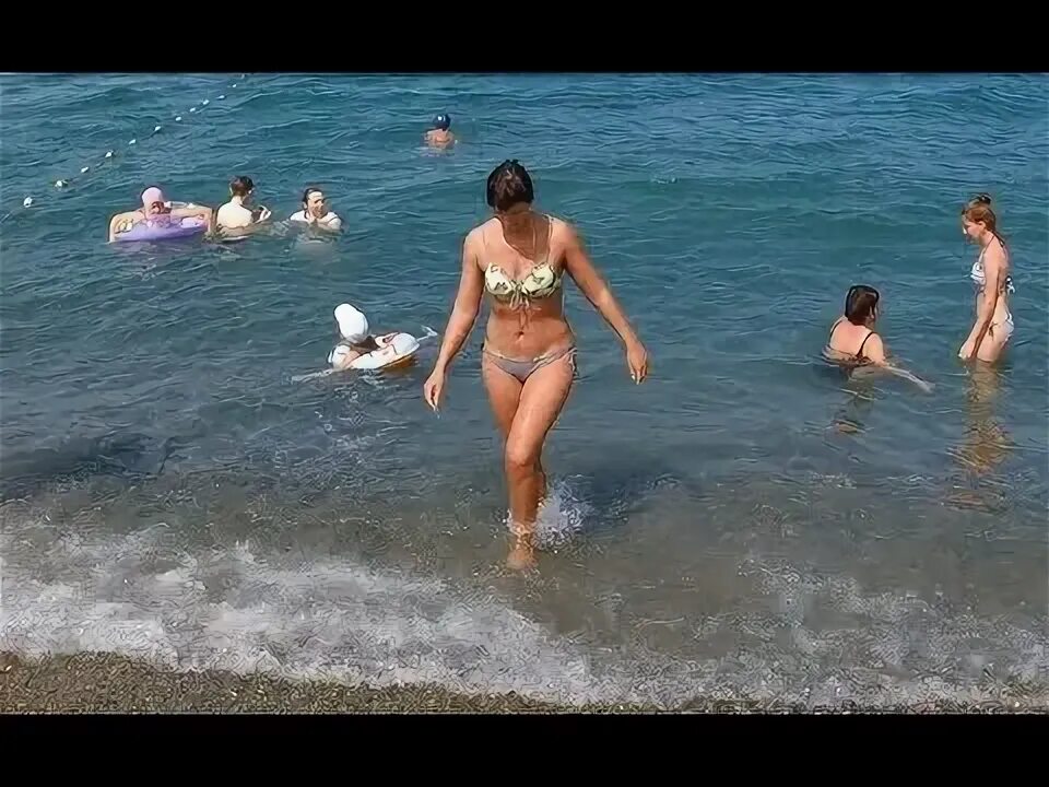 Судак пляж золотые пески. Курортный пляж видео. Пляж судак 2023. Пляж одиссея лазаревское. Пляж фрегат адлер.