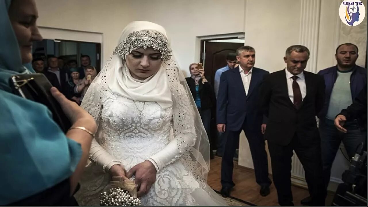 семья рамзана кадырова 2023. семья рамзана кадырова 2023. вторая жена рамзана кадырова. медни кадырова 2022. хазуева жена кадырова.